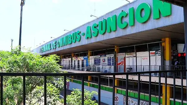 Entrada de la Terminal de Ómnibus de Asunción
