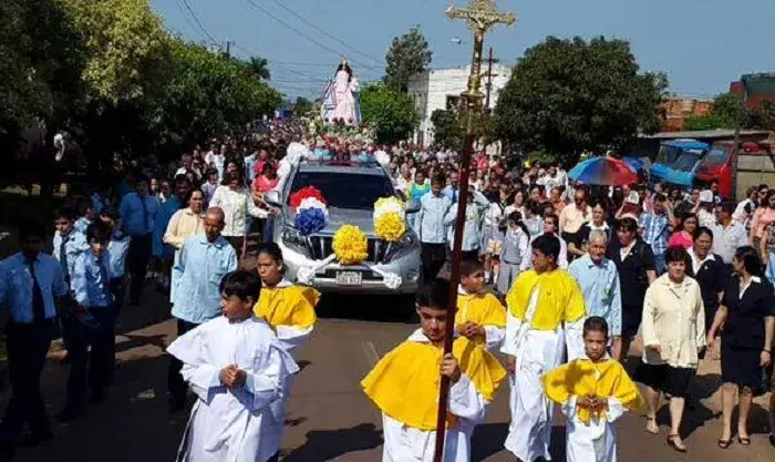 Procesión en Luque durante la Fiesta de la Virgen del Rosario